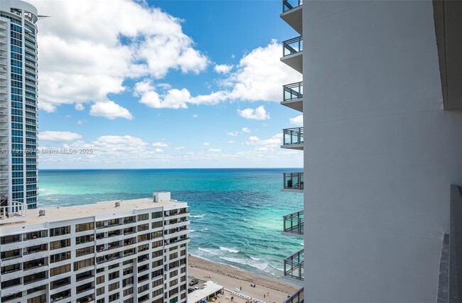 Building Photo - 3535 S Ocean Dr