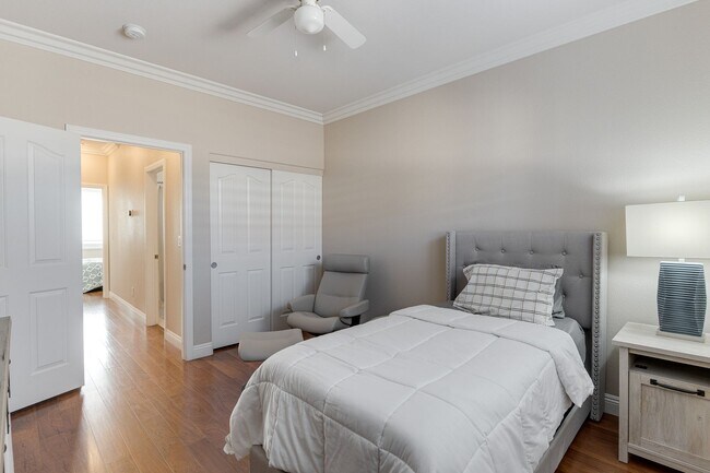 Building Photo - Fully Furnished Single-Story Gem in Peacef...