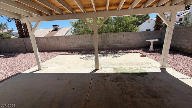 Building Photo - 1328 Maplegrove Cir