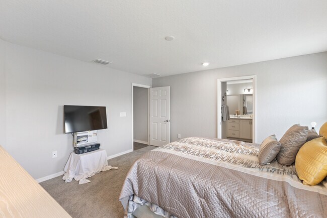 Building Photo - 2172 Desert Rose Dr