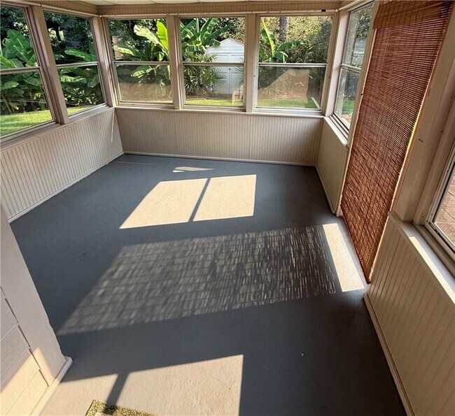 Building Photo - 3897 Saddlecreek Dr