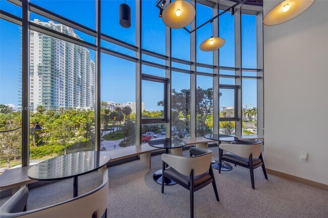 Building Photo - 500 Alton Rd