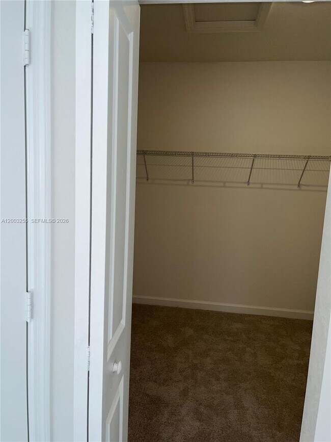 Building Photo - 2679 SE 25th Ter