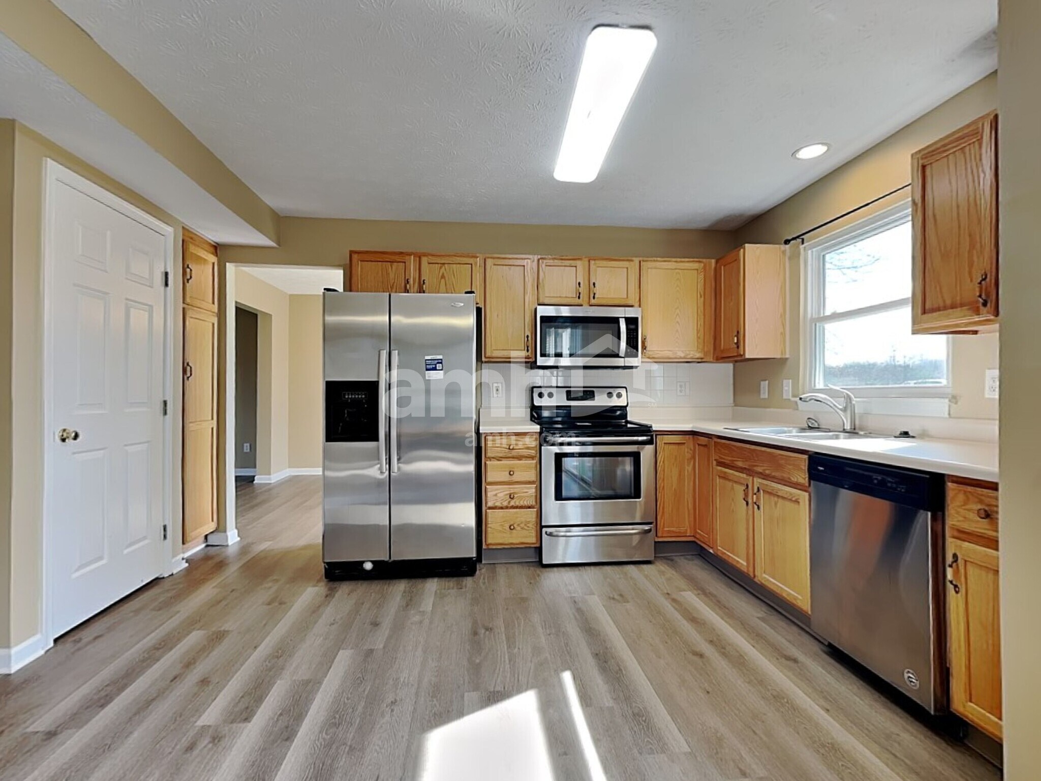 Building Photo - 1441 Scenic River Dr