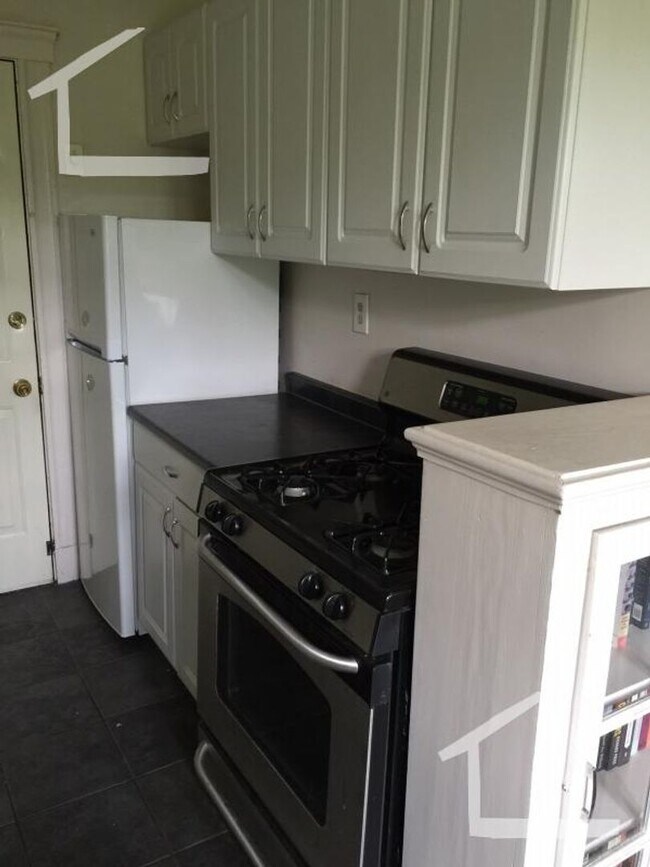 Building Photo - Nice studio in Allston