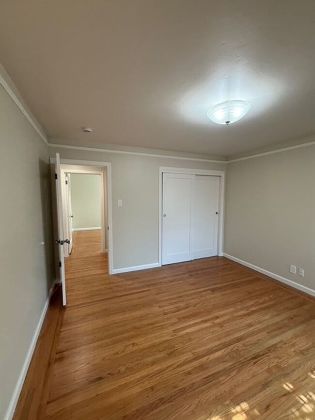 Building Photo - Beautifully Updated 3-Bedroom Home Next to Franklin Park