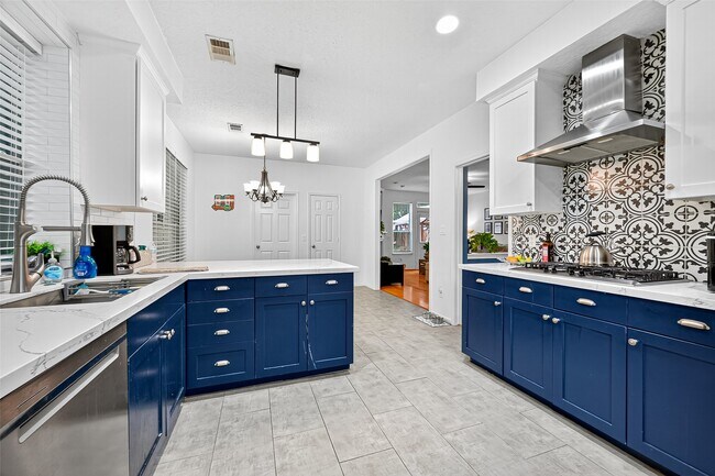 Building Photo - 19018 Ridge Hill Ct