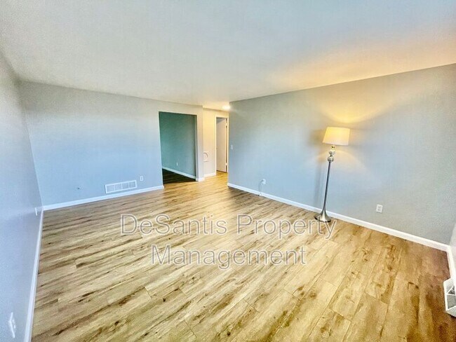 Building Photo - 3272 Ridge Rd Ext