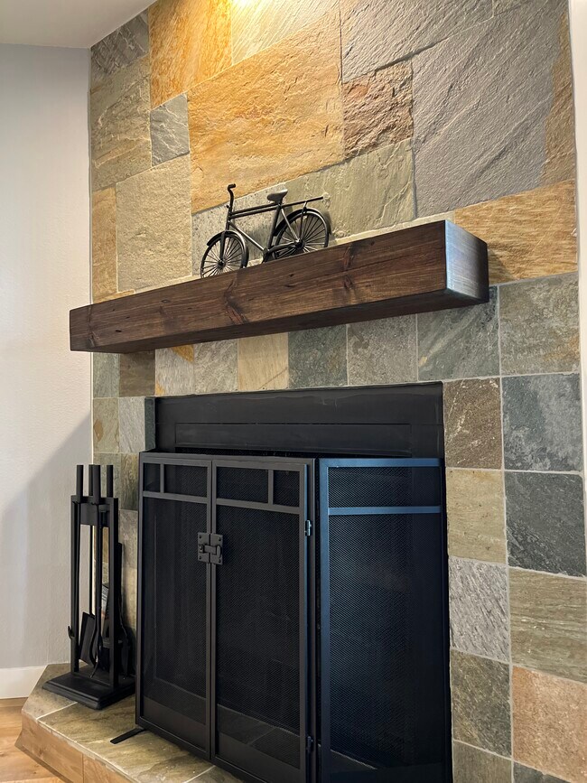 Building Photo - 2979 Shady Holw E