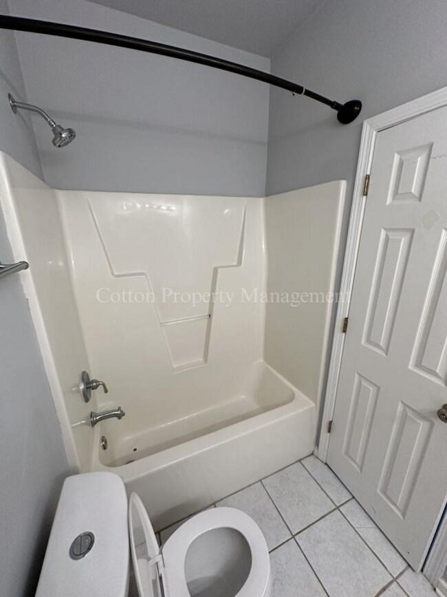 Building Photo - 207 Hibiscus Way