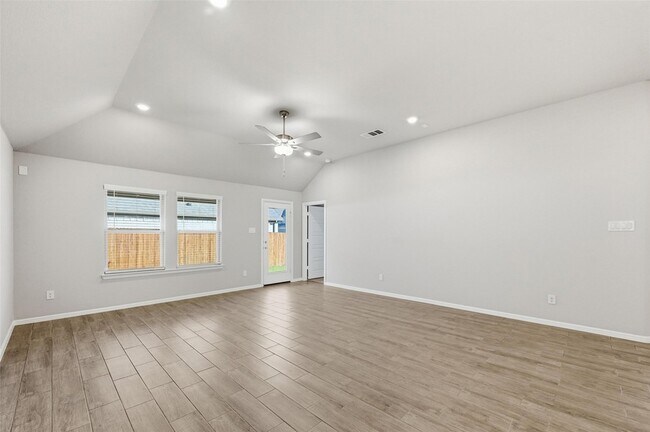 Building Photo - 501 Big Bnd Pkwy