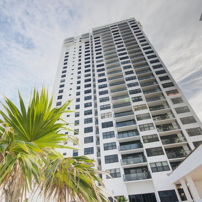 Primary Photo - 2301 S Ocean Dr