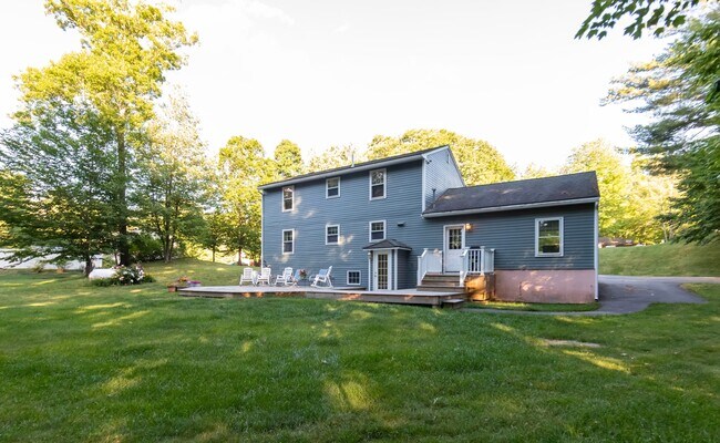 Building Photo - 7 Laurel Hill Rd