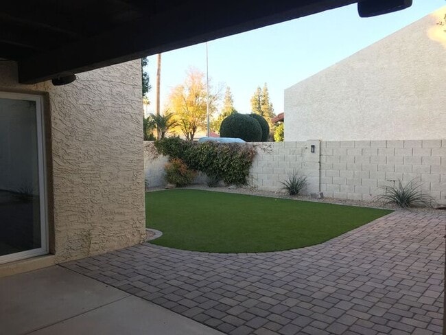 Building Photo - COMING SOON! Adorable 2 Bed 2 Bath Condo i...