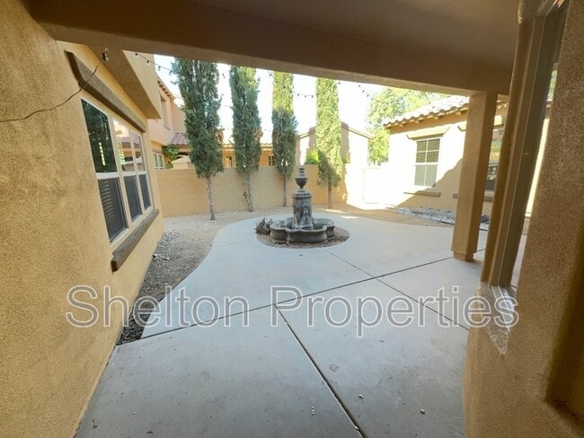 Building Photo - 20877 W Court St