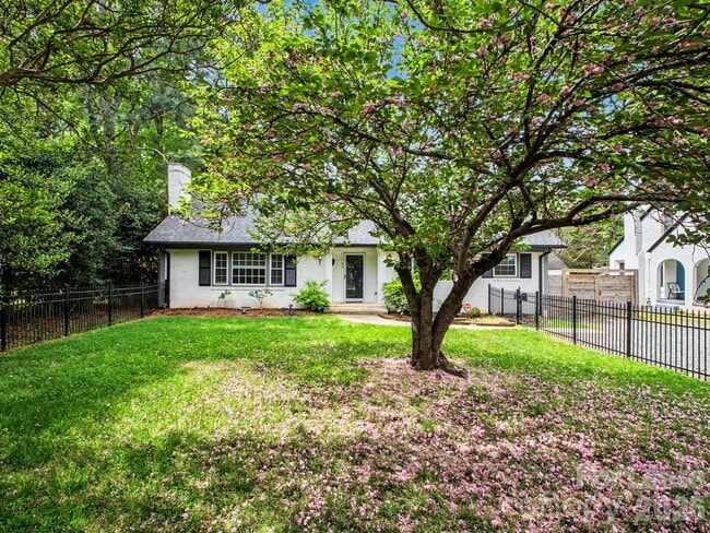 Building Photo - 782 Union St S