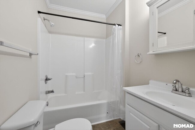 Building Photo - Charming 4BR House in Greensboro