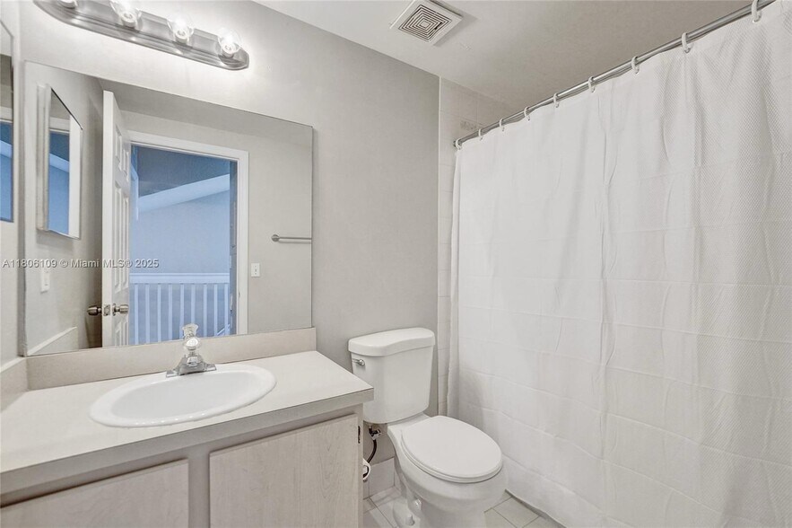 Building Photo - 781 SW 148th Ave