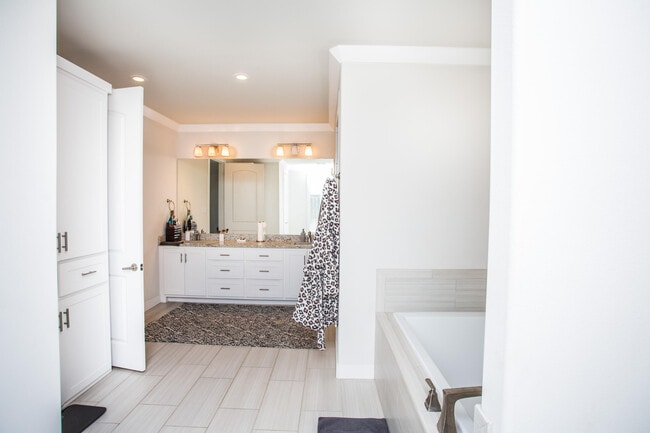 Building Photo - 23 Wilshire Blvd