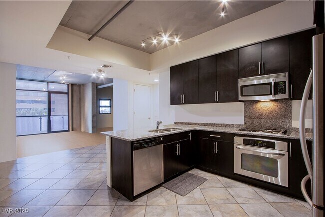 Primary Photo - 353 E Bonneville Ave