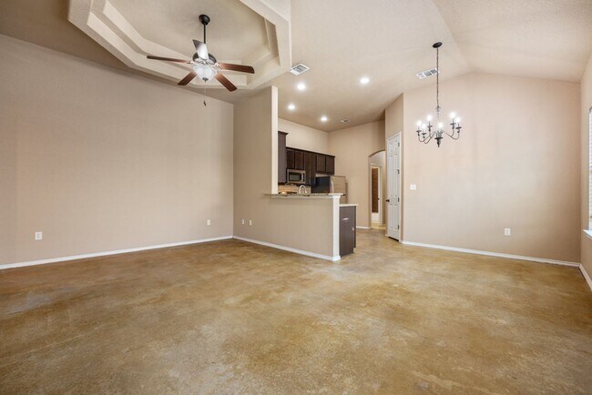 Building Photo - Nice 3 Bedroom Duplex located in New Braunfels!