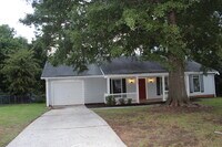 Building Photo - 446 Pheasant Run Dr