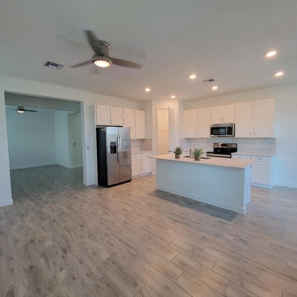 Building Photo - 8978 Zevon Ct