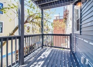 Building Photo - 71 Webster St