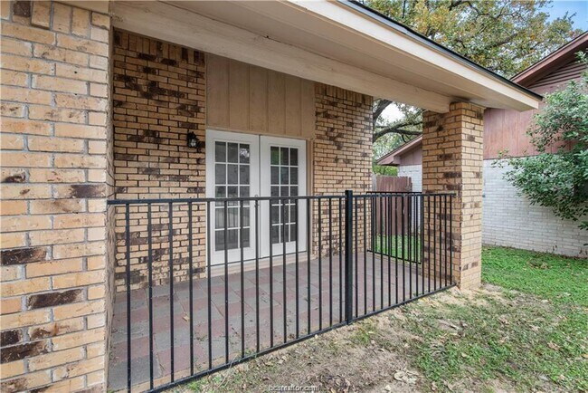 Building Photo - 3101 Red Robin Loop