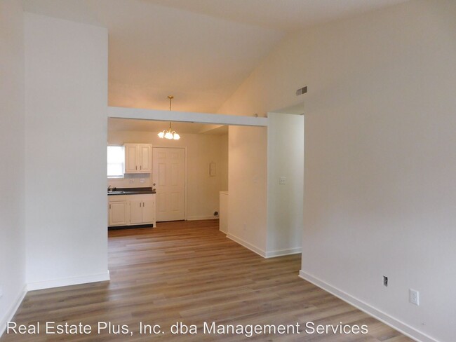 Building Photo - 419 Stoneyhill Trail