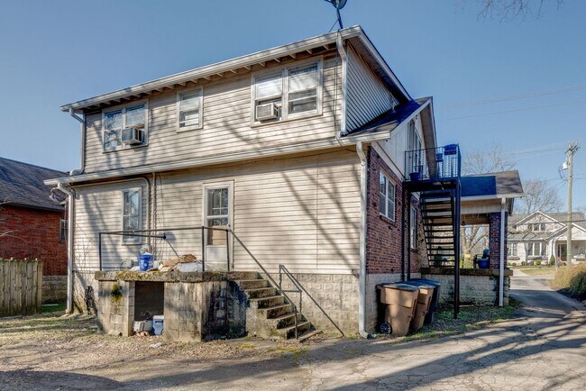 Building Photo - Charming 3-Bedroom Gem in the Heart of Sylvan Park