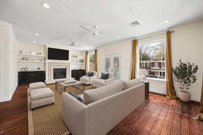 Building Photo - 4011 Garrott St