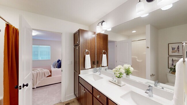 Building Photo - FIRST MONTH RENT FREE! Boone 3 Bedroom Townhome Available NOW!