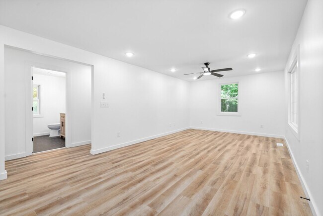 Building Photo - Fantastic Fully-Renovated Home in Kingston...