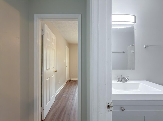 Building Photo - 3294 Nekoma Ln