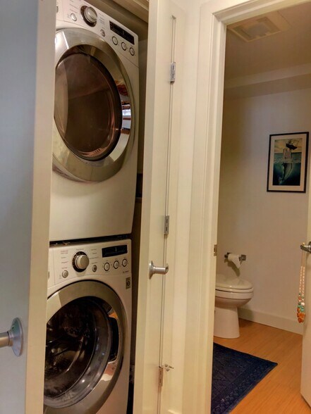 Building Photo - 22 Cottage Park Ave