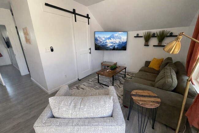 Building Photo - 15 N Corona St