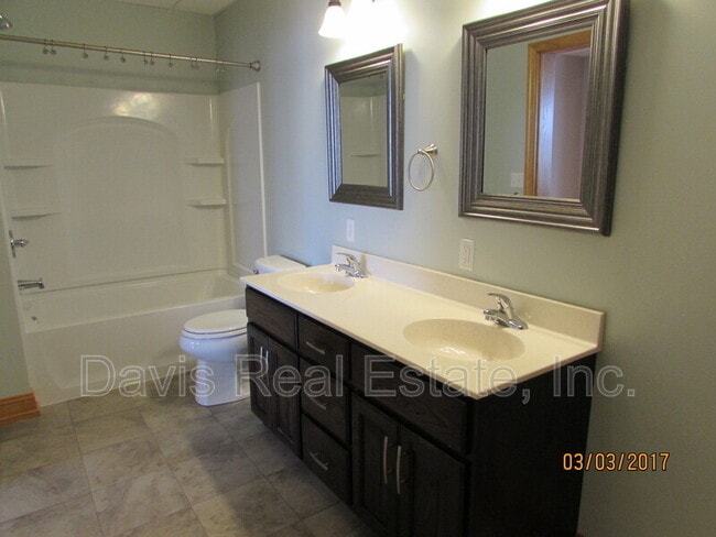 Building Photo - 110 E Bald Eagle St