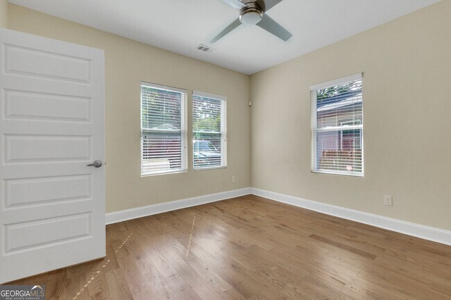 Building Photo - 998 Mayson Turner Rd NW