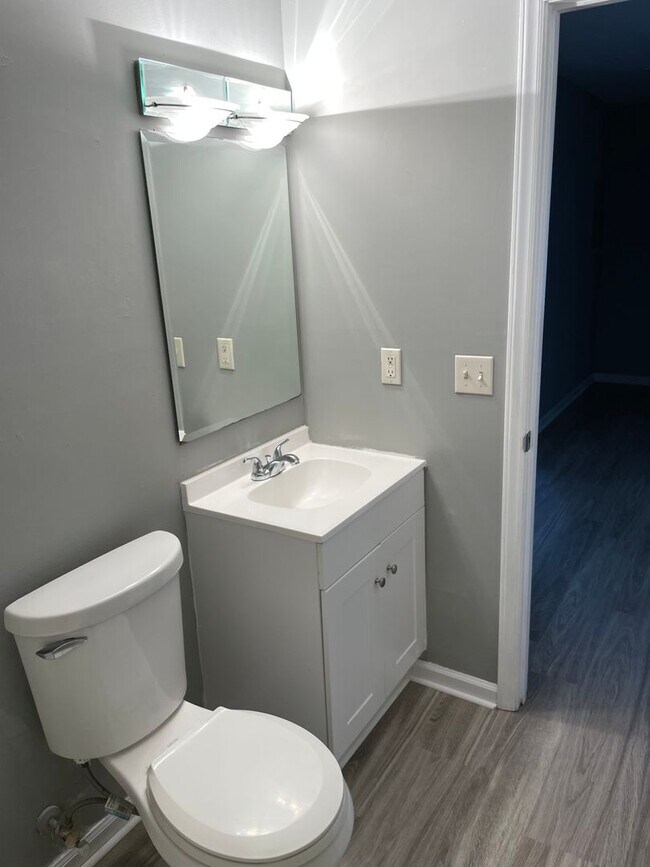 Building Photo - 1257