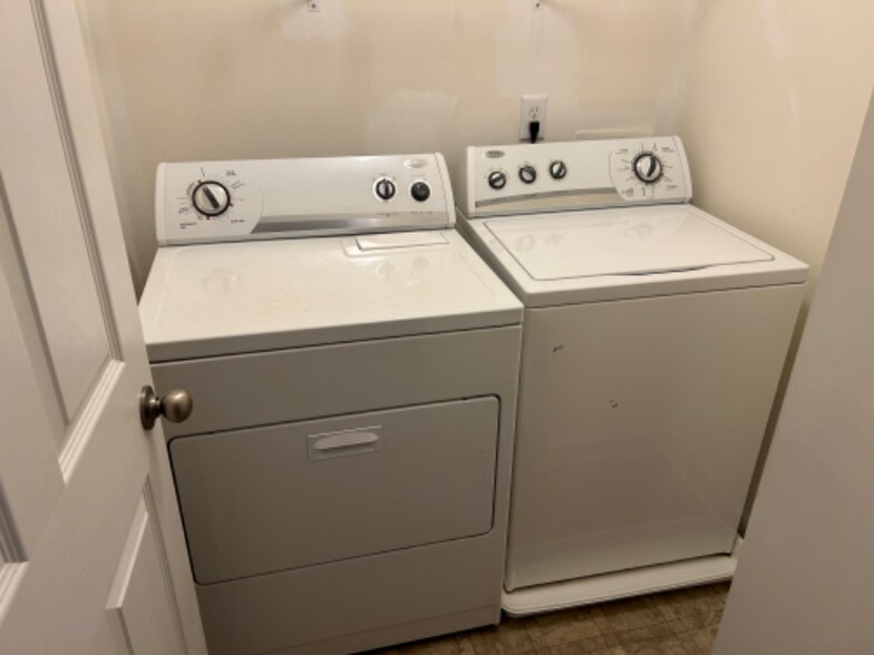 Building Photo - 1804 Lincoya Bay Dr