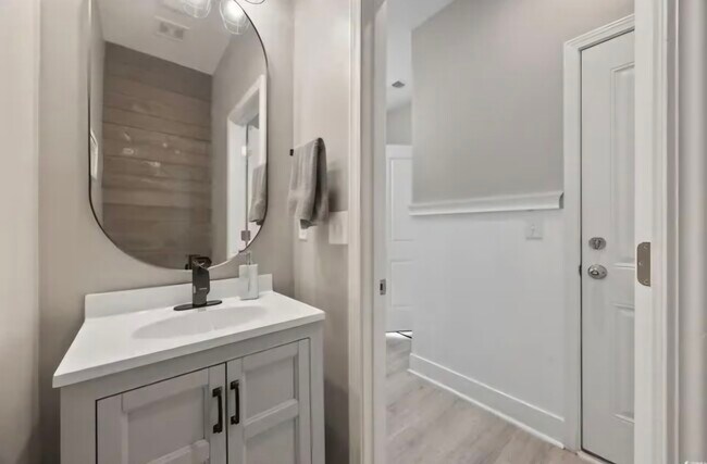 Building Photo - 897 Wild Leaf Loop