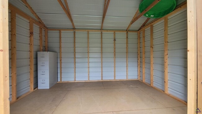 Building Photo - 106 Hay Bale Wy