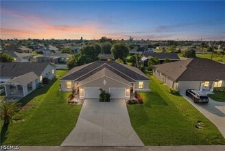 Building Photo - 4623 SW 7th Pl