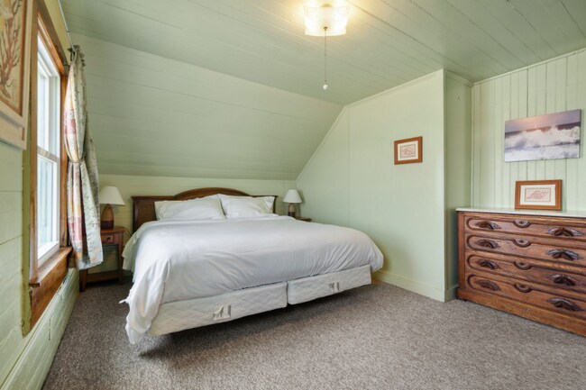 Building Photo - 4 Traynor St