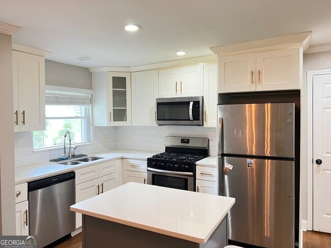 Building Photo - 2756 Plantation Dr