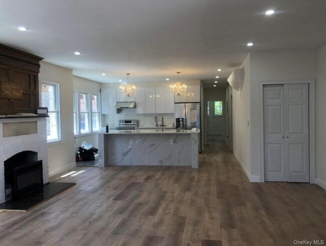 Building Photo - 307 National Blvd