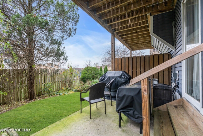 Building Photo - 29 Shore Dr