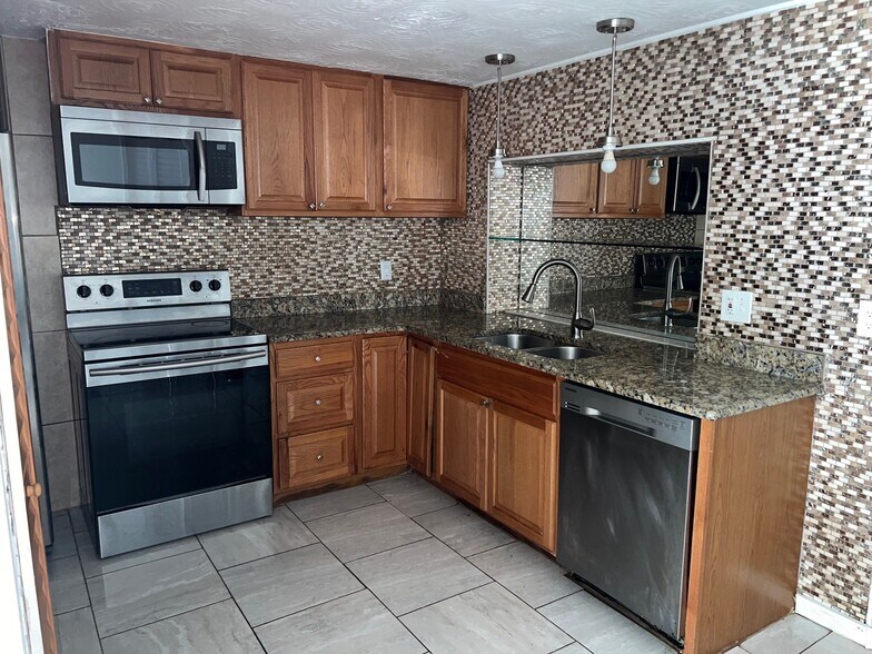 Building Photo - 4926 Billy Direct Ln