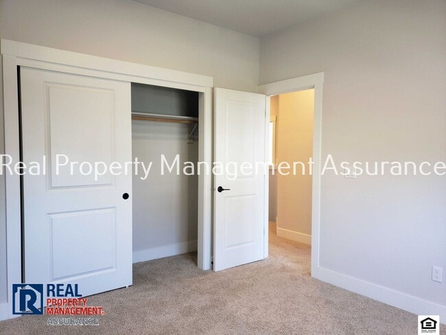 Building Photo - 16870 SW Rockhampton Ln